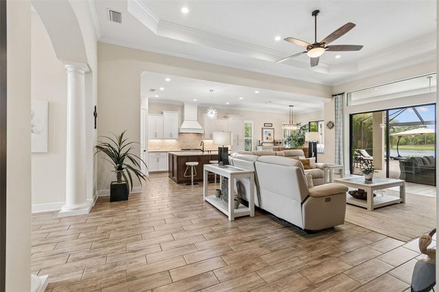 7208 WHITTLEBURY TRAIL, Bradenton, FL 34202