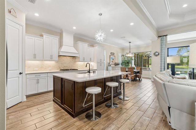 7208 WHITTLEBURY TRAIL, Bradenton, FL 34202