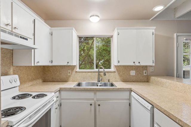 2001 Cody CT B, Austin, TX 78704