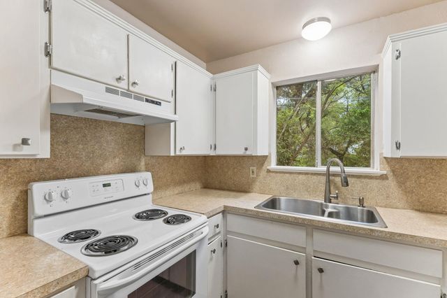 2001 Cody CT B, Austin, TX 78704