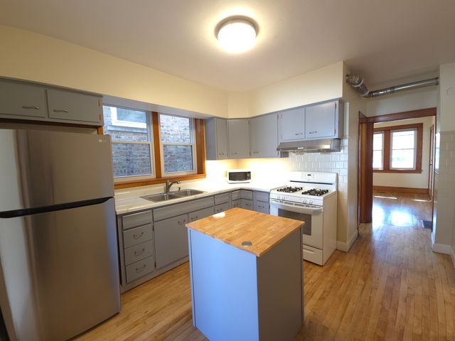 1630 W 38th Place 1, Chicago, IL 60609