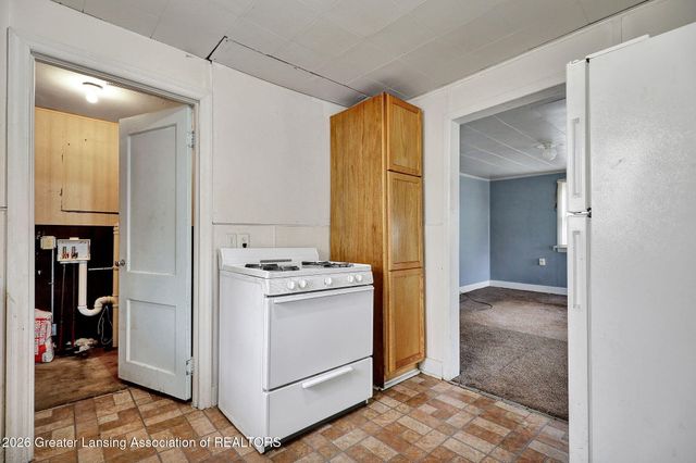 3523 Parkway Drive, Lansing, MI 48910