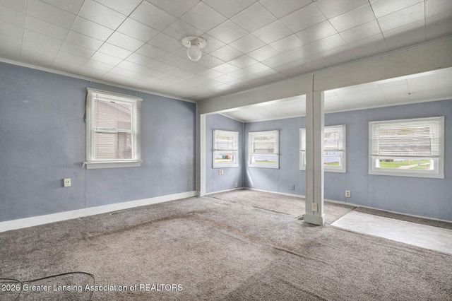 3523 Parkway Drive, Lansing, MI 48910