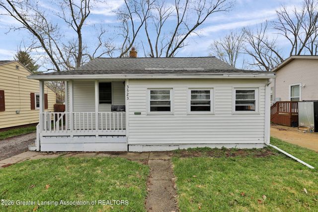 3523 Parkway Drive, Lansing, MI 48910