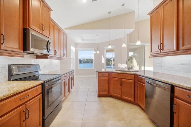 76 PARK PLACE CIRCLE, Palm Coast, FL 32164