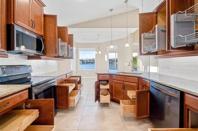 76 PARK PLACE CIRCLE, Palm Coast, FL 32164