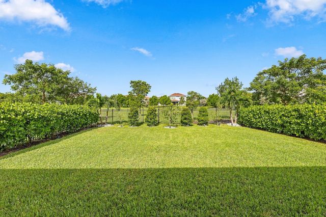 1399 Arrowhead Point Road, Loxahatchee, FL 33470