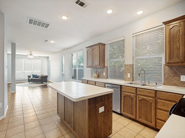 2737 Lynx, Fort Worth, TX 76244