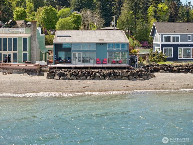15636 Point Monroe Drive NE, Bainbridge Island, WA 98110