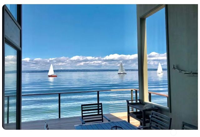 15636 Point Monroe Drive NE, Bainbridge Island, WA 98110