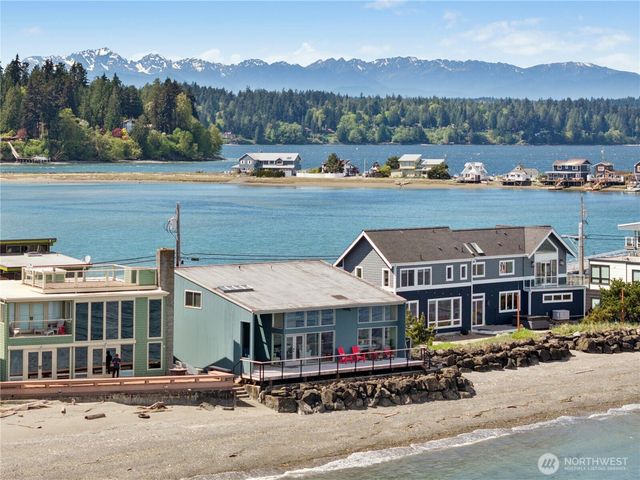 15636 Point Monroe Drive NE, Bainbridge Island, WA 98110