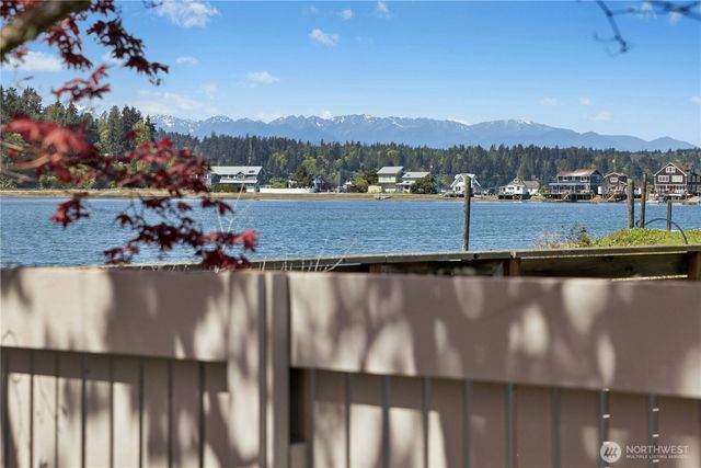 15636 Point Monroe Drive NE, Bainbridge Island, WA 98110