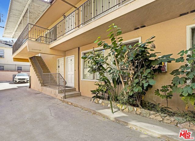 1352 N Las Palmas Avenue, Los Angeles, CA 90028