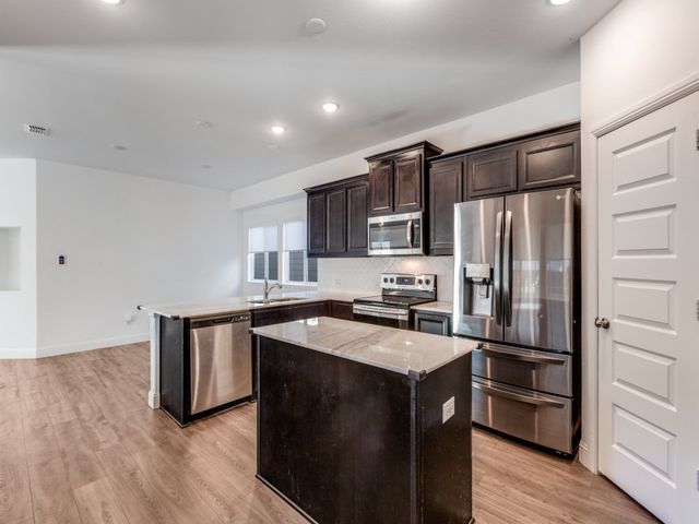 532 Val Verde Street, Aubrey, TX 76227