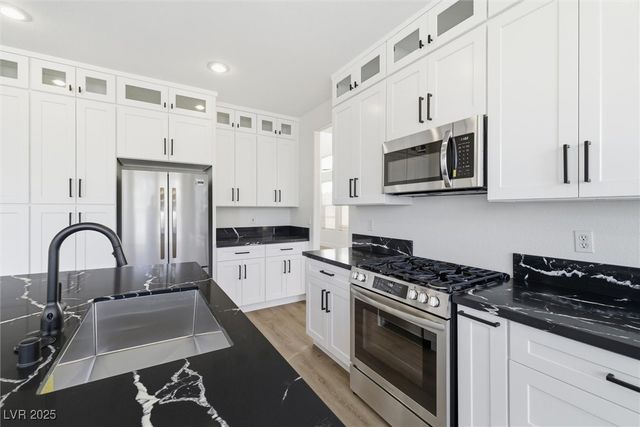 149 Lakewood Garden Drive, Las Vegas, NV 89148