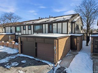 216 Country Club Drive, St. Clair Shores, MI 48082