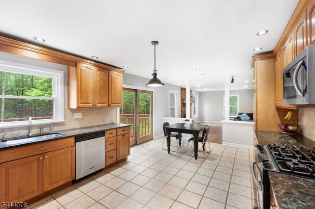 182 Lake Rd, Morris Twp., NJ 07960