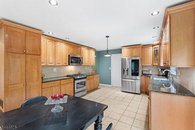 182 Lake Rd, Morris Twp., NJ 07960