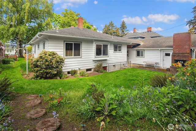 1707 8th Street, Anacortes, WA 98221