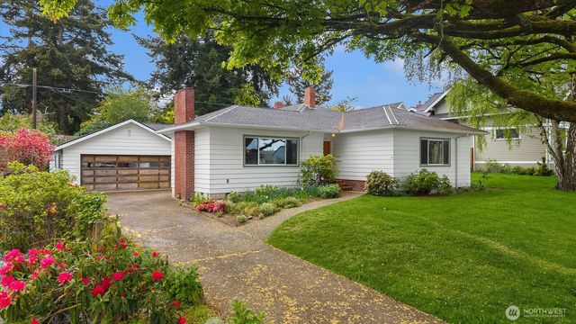 1707 8th Street, Anacortes, WA 98221