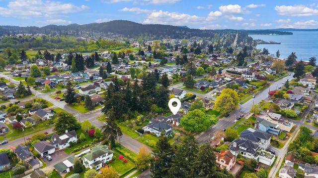 1707 8th Street, Anacortes, WA 98221