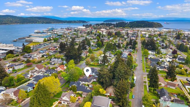 1707 8th Street, Anacortes, WA 98221