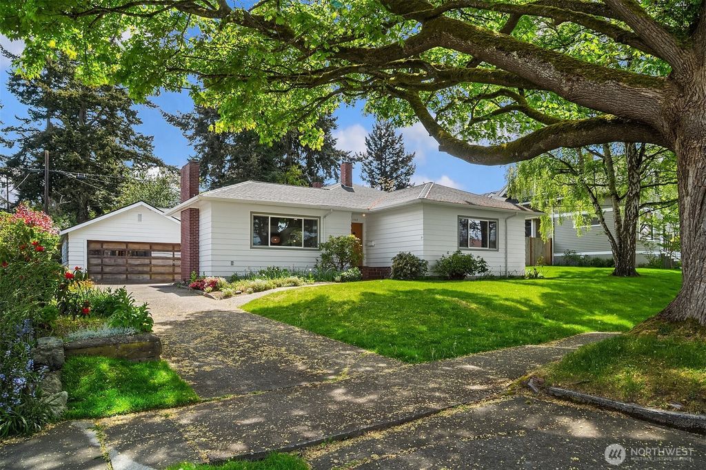 1707 8th Street, Anacortes, WA 98221