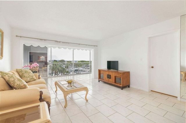 907 Marina Drive 402, North Palm Beach, FL 33408