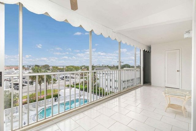 907 Marina Drive 402, North Palm Beach, FL 33408