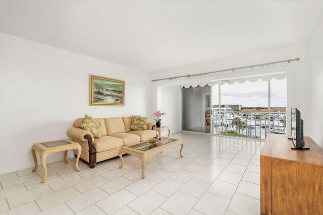 907 Marina Drive 402, North Palm Beach, FL 33408