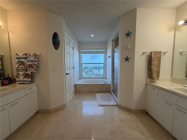 6005 PROMENADE COURT, Bradenton, FL 34203