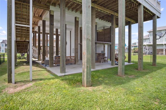 2630 Breaker Drive, Crystal Beach, TX 77650