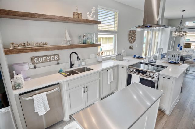 2630 Breaker Drive, Crystal Beach, TX 77650