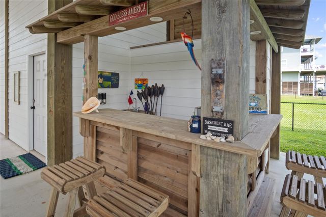 2630 Breaker Drive, Crystal Beach, TX 77650