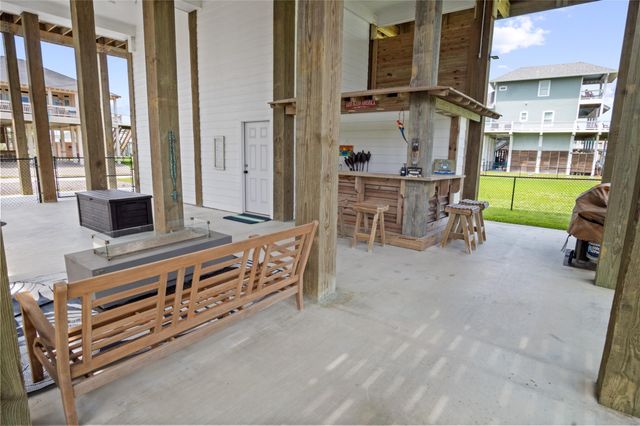 2630 Breaker Drive, Crystal Beach, TX 77650