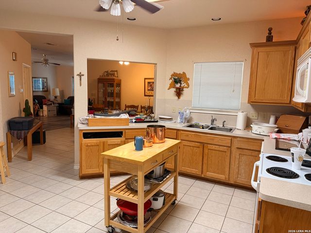 118 HEINEN RD, Bandera, TX 78003