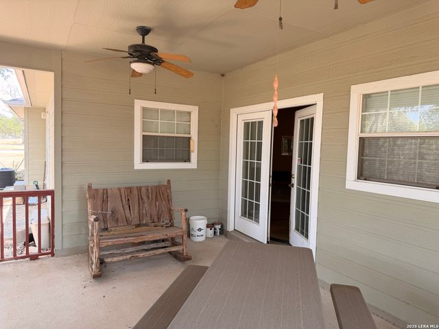 118 HEINEN RD, Bandera, TX 78003