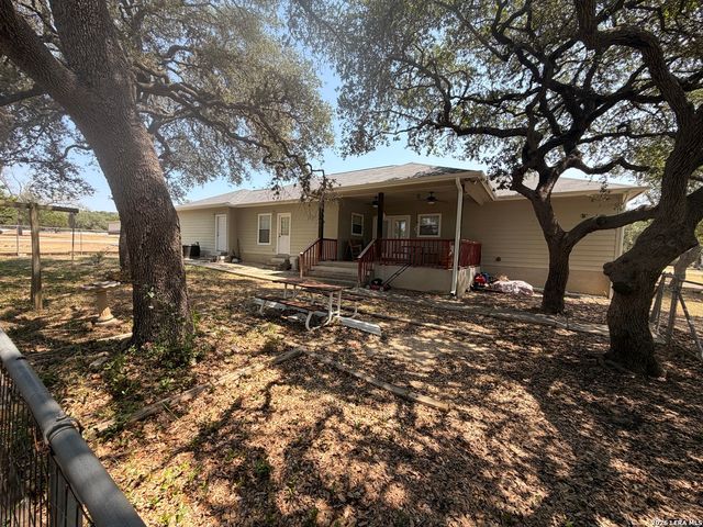 118 HEINEN RD, Bandera, TX 78003