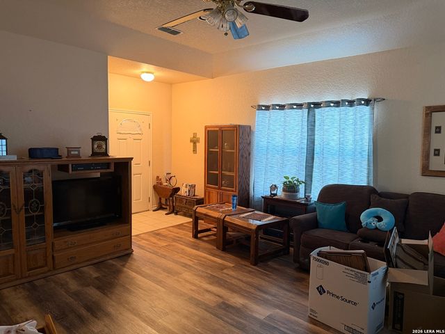 118 HEINEN RD, Bandera, TX 78003