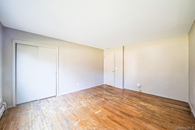 2397 union blvd 8a, Islip, NY 11751