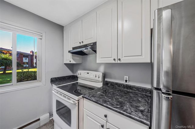 2397 union blvd 8a, Islip, NY 11751