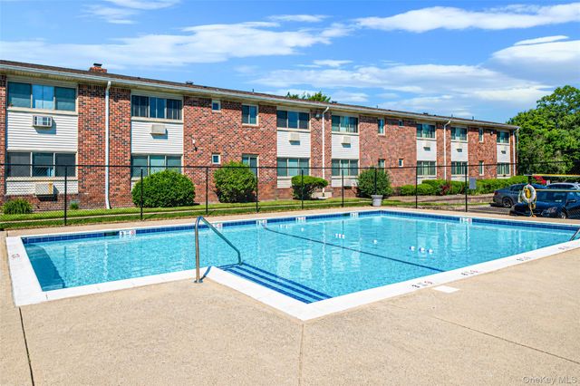 2397 union blvd 8a, Islip, NY 11751