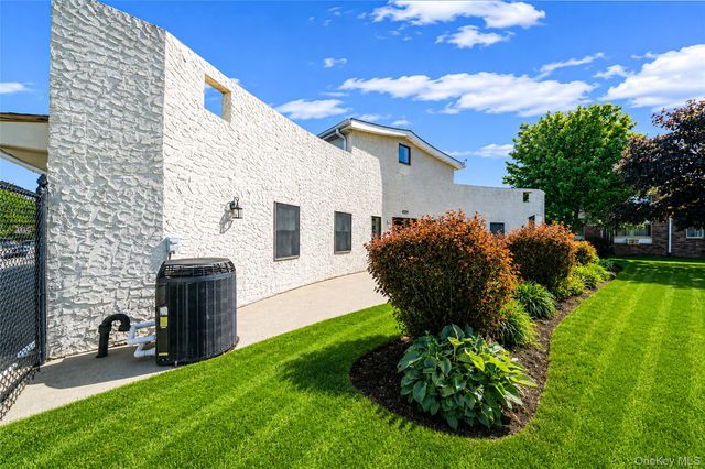 2397 union blvd 8a, Islip, NY 11751