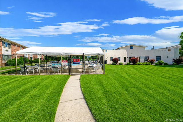 2397 union blvd 8a, Islip, NY 11751