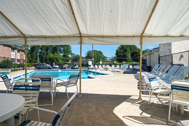 2397 union blvd 8a, Islip, NY 11751