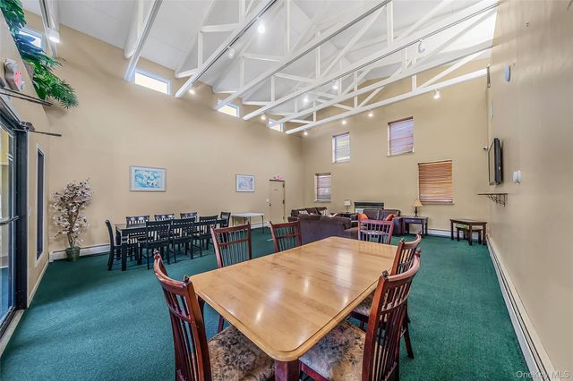 2397 union blvd 8a, Islip, NY 11751