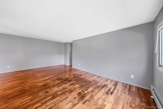 2397 union blvd 8a, Islip, NY 11751