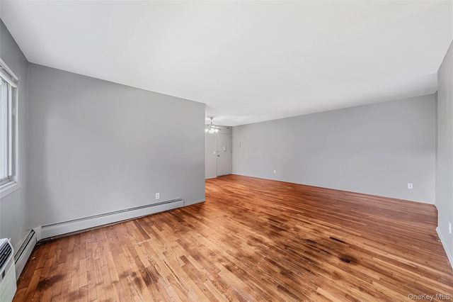 2397 union blvd 8a, Islip, NY 11751