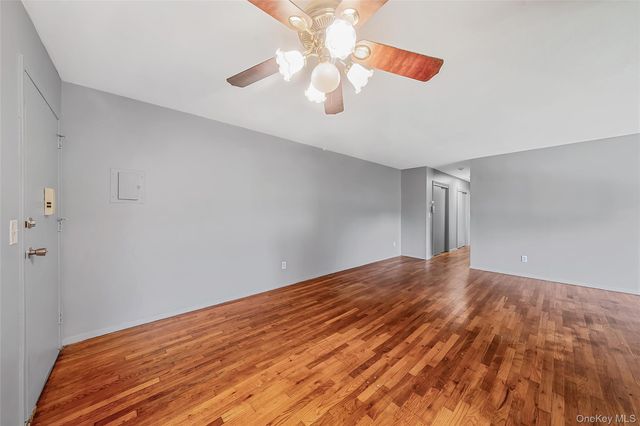 2397 union blvd 8a, Islip, NY 11751