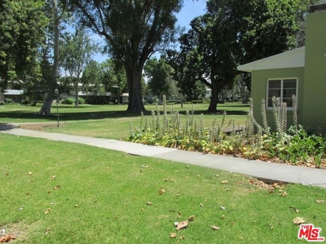 5176 Village, Los Angeles, CA 90016